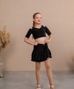 Photo 20 - Топ з відкритими плечима.