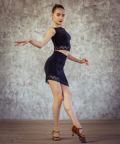 Топ с кружевом